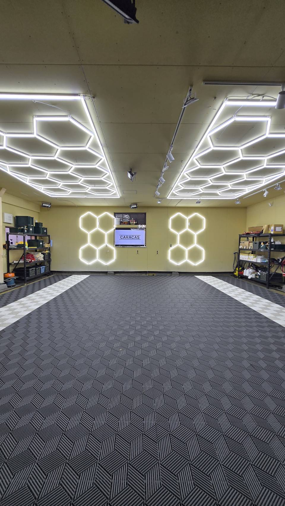 HEXAGON 14-GRID LED MED RAMME & DIMMING.