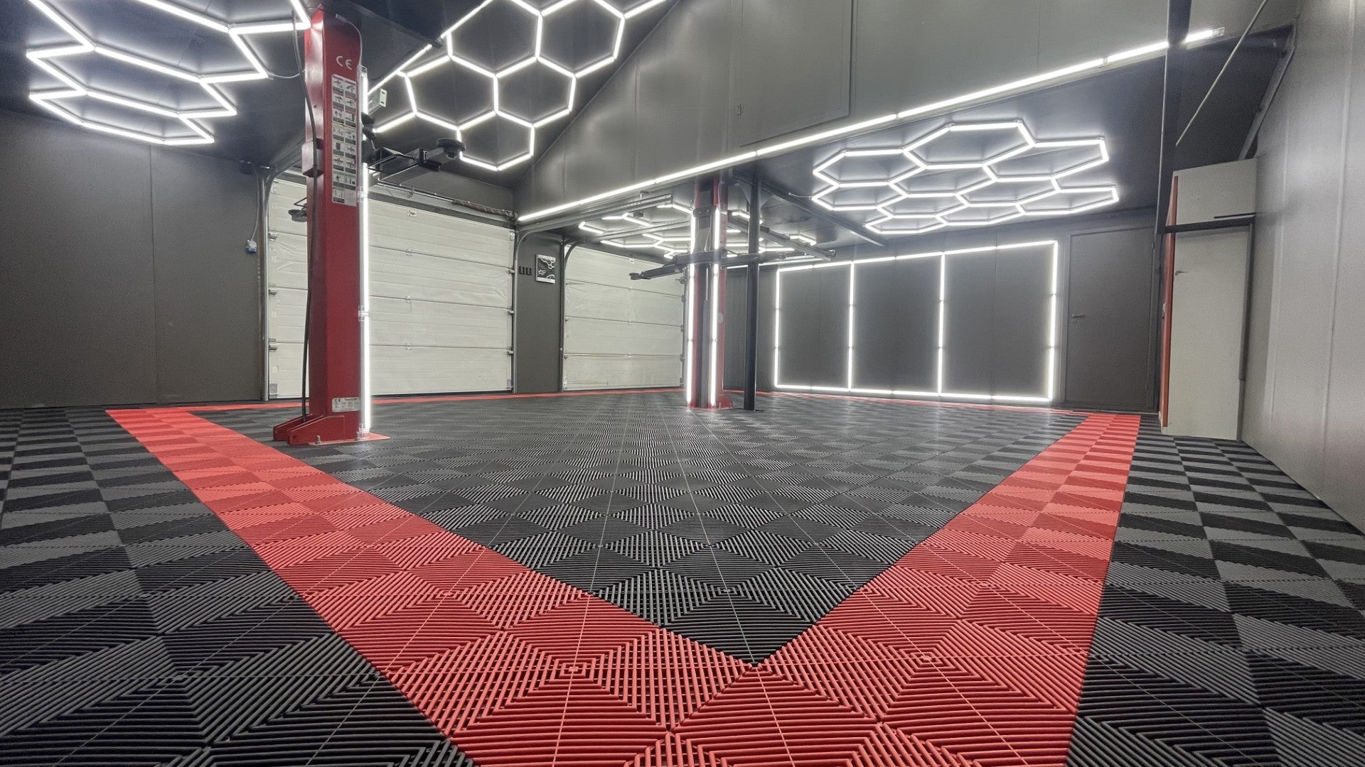 HEXAGON 14-GRID LEDLYS MED RAMME